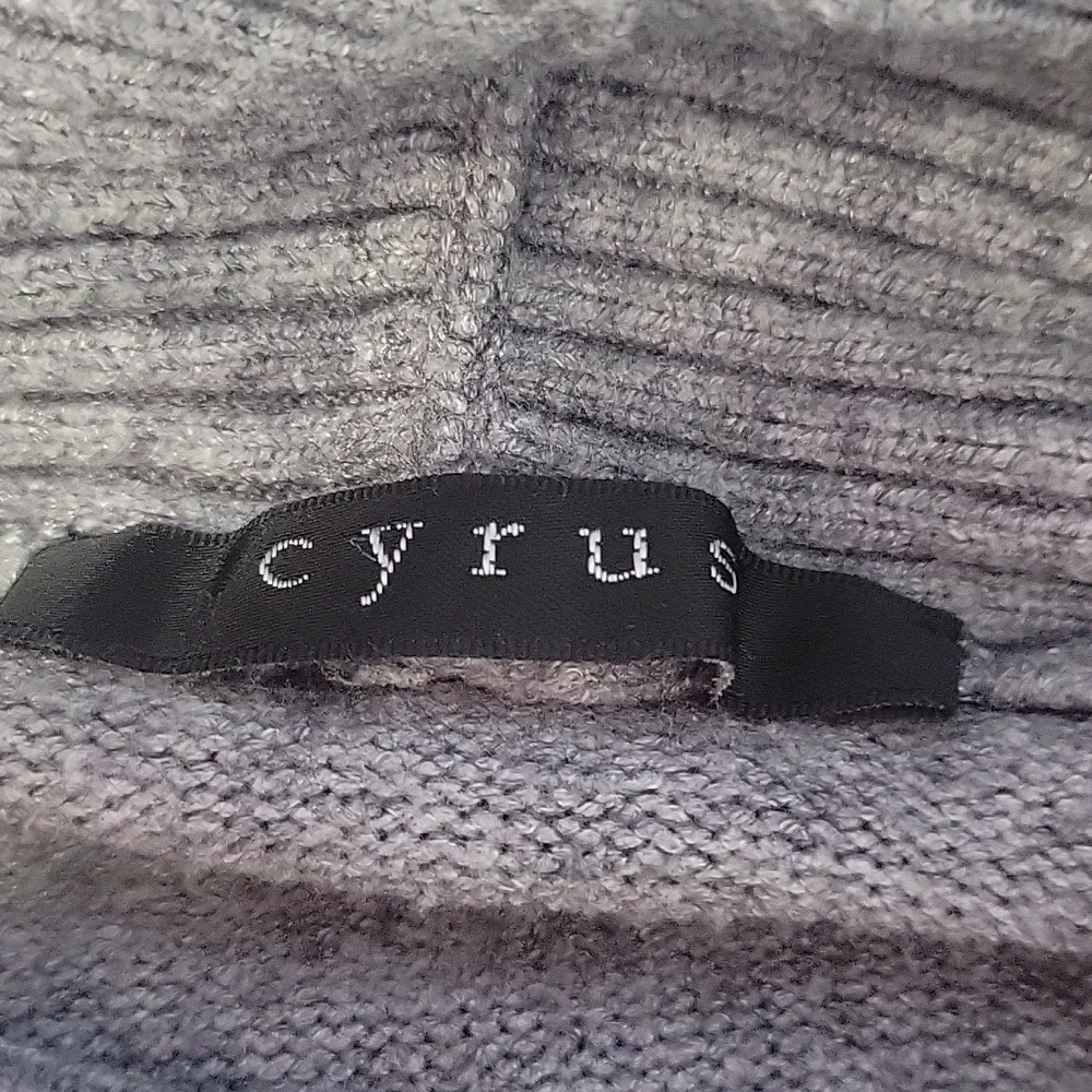 ×CYRUS Gray Loose Turtleneck‎ Sweater Large